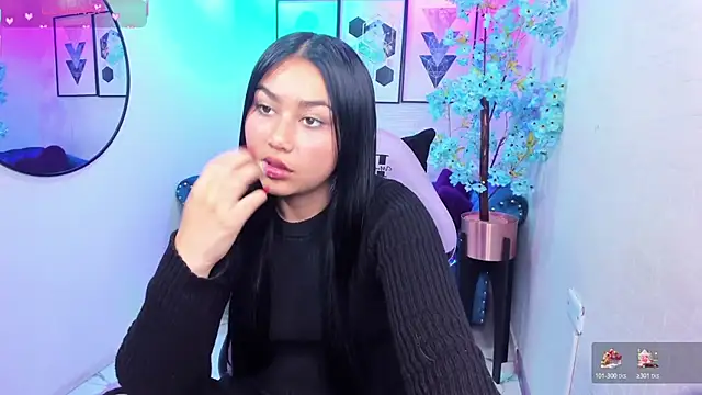 Snapshot of Carolina_cherry chatting on 06.18.26 Carolina cherry online show from 06.18.26