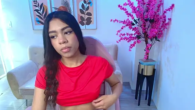 Sophie clay online show from 04.18.26