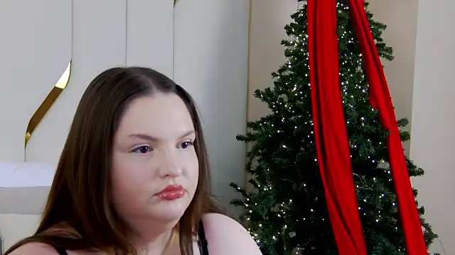 Snapshot of StelaHilton chatting on 12.20.25 StelaHilton online show from 12.20.25