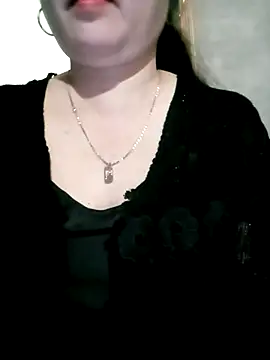 Snapshot of Dianna68 chatting on 12.17.25 Dianna68 online show from 12.17.25