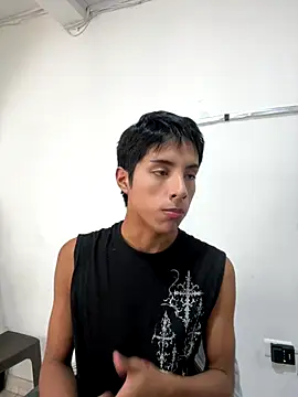 Snapshot of EstivenSallas2 chatting on 12.13.25 EstivenSallas2 online show from 12.13.25