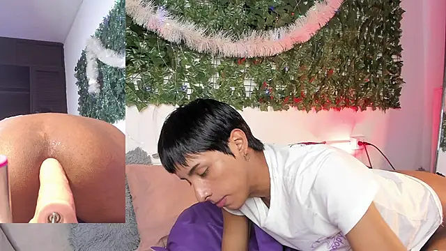 Snapshot of EstivenSallas2 chatting on 12.16.25 EstivenSallas2 online show from 12.16.25