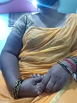 Snapshot of Cute-meenu-kutty chatting on 12.15.25 Cute-meenu-kutty online show from 12.15.25