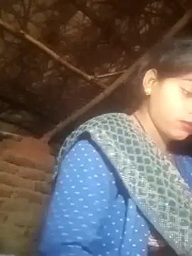 Snapshot of Mohni_sekhavat chatting on 12.15.25 Mohni sekhavat online show from 12.15.25