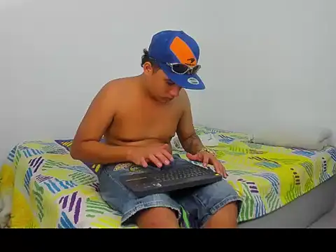 Snapshot of Yeusueue chatting on 12.14.25 Yeusueue online show from 12.14.25