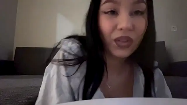 Snapshot of Pleasureforrina chatting on 12.16.25 Pleasureforrina online show from 12.16.25