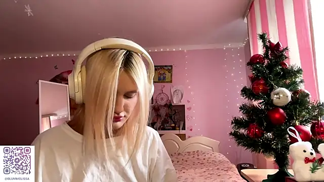 Snapshot of MelisaBloomy chatting on 12.15.25 MelisaBloomy online show from 12.15.25