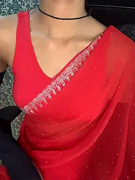 Snapshot of desi_dollx_26 chatting on 12.15.25 desi dollx 26 online show from 12.15.25