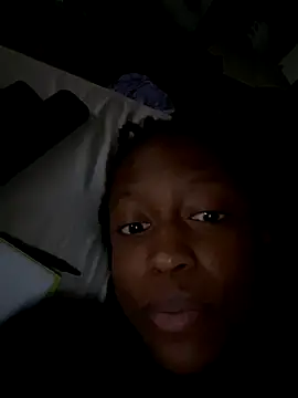 Snapshot of LauraAurora chatting on 12.13.25 LauraAurora online show from 12.13.25