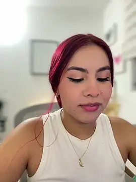 Snapshot of Zarahs_Blare1 chatting on 12.23.25 Zarahs Blare1 online show from 12.23.25