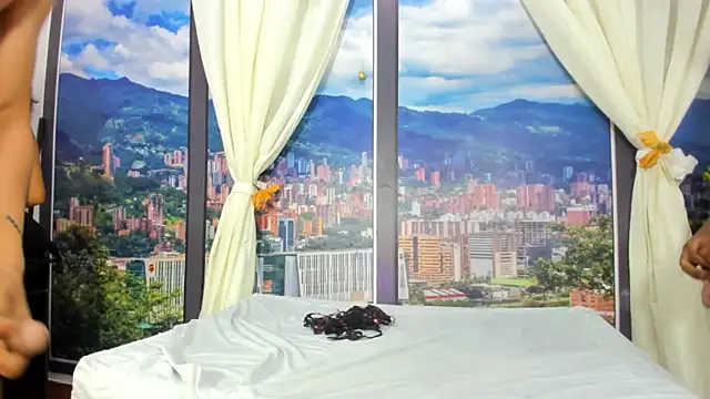 Snapshot of CandyAndMattew chatting on 12.16.25 CandyAndMattew online show from 12.16.25