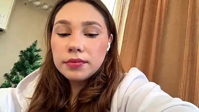 Snapshot of MyFavoritday chatting on 12.18.25 MyFavoritday online show from 12.18.25