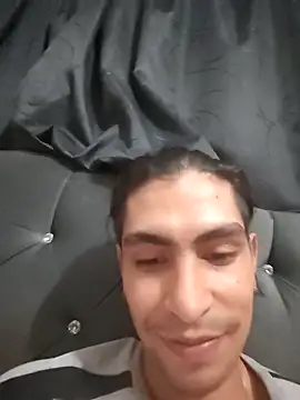 Snapshot of Latin_charming chatting on 12.14.25 Latin charming online show from 12.14.25