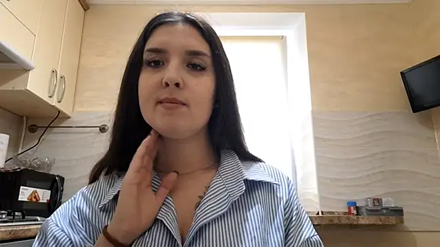 Snapshot of GeorgeannaHalsted chatting on 12.15.25 GeorgeannaHalsted online show from 12.15.25