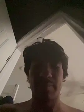 Snapshot of Kinggg_Angggel chatting on 12.16.25 Kinggg Angggel online show from 12.16.25