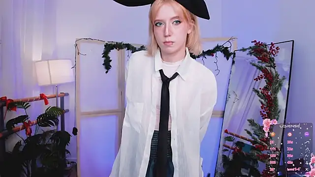 PrettyLadies  online show from 12.22.25