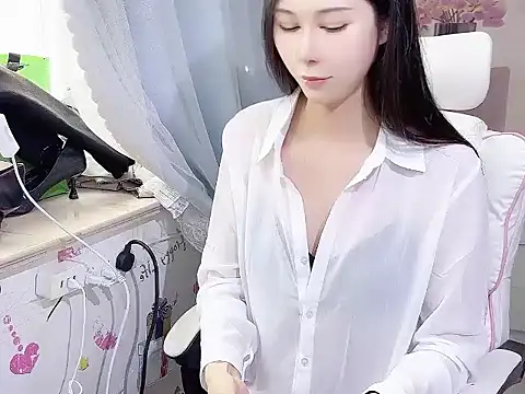 Snapshot of xiaole08 chatting on 12.17.25 xiaole08 online show from 12.17.25