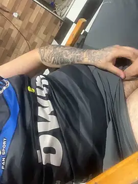 Snapshot of Gmeiro chatting on 12.14.25 Gmeiro online show from 12.14.25