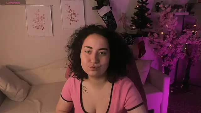 Snapshot of Kaila_Brown chatting on 12.23.25 Kaila Brown online show from 12.23.25