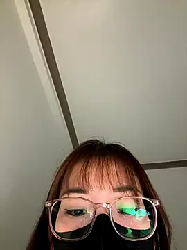 Snapshot of -Lena- chatting on 12.16.25 -Lena- online show from 12.16.25