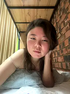 Snapshot of Sarah2127 chatting on 12.16.25 Sarah2127 online show from 12.16.25