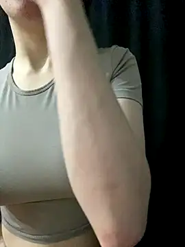 Snapshot of shrie_beverly0000 chatting on 12.16.25 shrie beverly0000 online show from 12.16.25