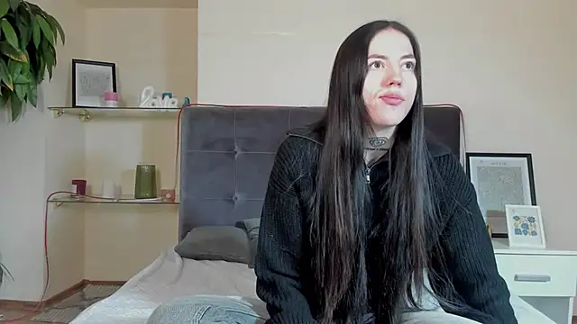 Snapshot of AdrianaCult chatting on 02.17.26 AdrianaCult online show from 02.17.26