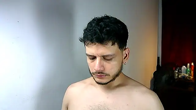 Snapshot of luxo_kane chatting on 12.15.25 luxo kane online show from 12.15.25