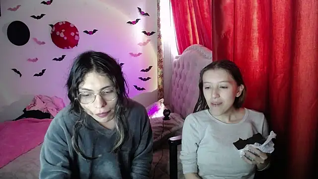 Briar y Blair online show from 04.08.26