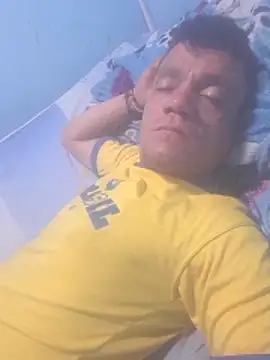 Snapshot of Almeyjose chatting on 12.18.25 Almeyjose online show from 12.18.25