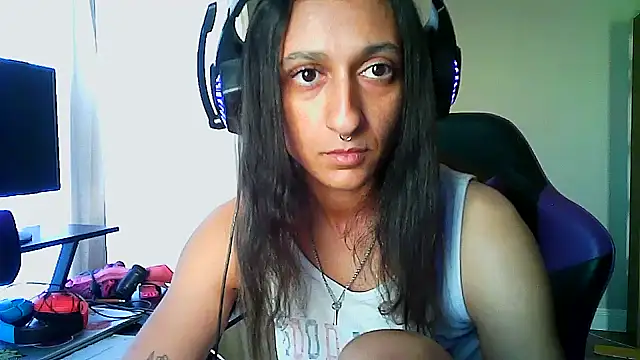 Snapshot of GoddessVikkii chatting on 02.04.26 GoddessVikkii online show from 02.04.26