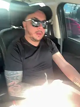 Snapshot of Diegohernan17 chatting on 06.27.26 Diegohernan17 online show from 06.27.26
