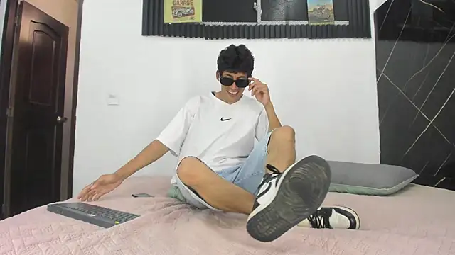 Emer santos online show from 04.11.26