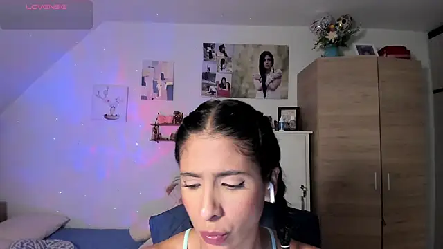 Snapshot of VEROSlen- chatting on 02.25.26 VEROSlen- online show from 02.25.26