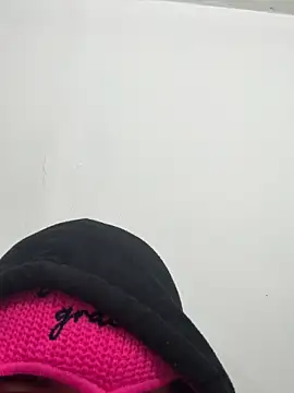 Snapshot of carolwet555 chatting on 12.16.25 carolwet555 online show from 12.16.25