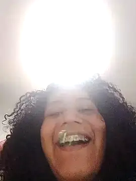 Snapshot of Brunnet_Doll chatting on 12.17.25 Brunnet Doll online show from 12.17.25