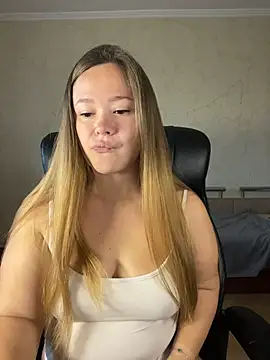 CaramelleSugarr online show from 07.18.26