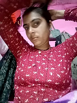 Snapshot of Bandna_sharma chatting on 12.17.25 Bandna sharma online show from 12.17.25