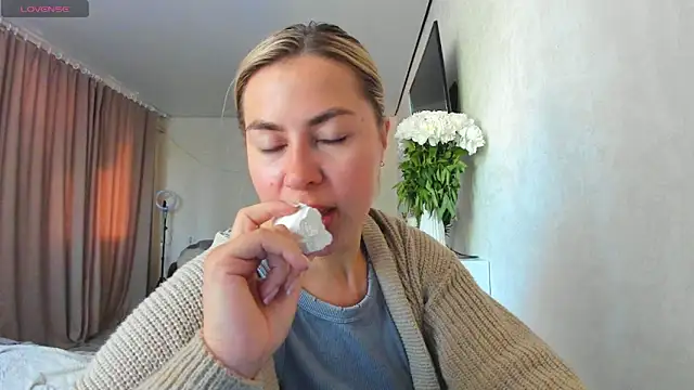 Roxi Joy online show from 06.01.26