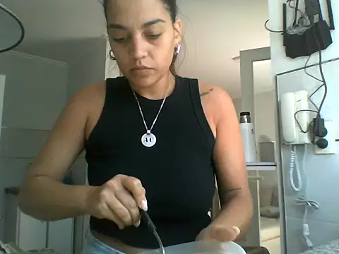 Snapshot of catherinexx1 chatting on 12.16.25 catherinexx1 online show from 12.16.25