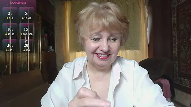Snapshot of Casey_peach chatting on 06.21.26 Casey peach online show from 06.21.26