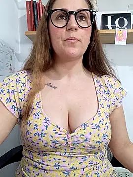 SofiEsteves online show from 04.18.26