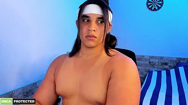 Snapshot of latinboyfit chatting on 06.24.26 latinboyfit online show from 06.24.26