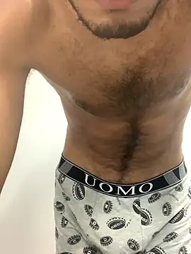 Snapshot of jeunesexy7 chatting on 12.16.25 jeunesexy7 online show from 12.16.25