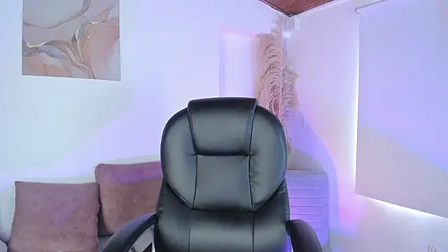 Amelie Wine online show from 02.10.26