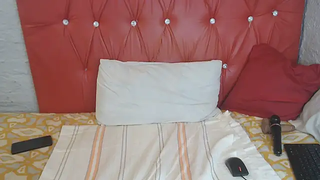 LaicyBrown76 online show from 04.18.26