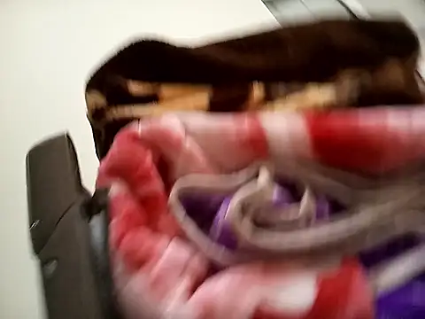 Snapshot of jawahir_sexy_squirt chatting on 12.18.25 jawahir sexy squirt online show from 12.18.25