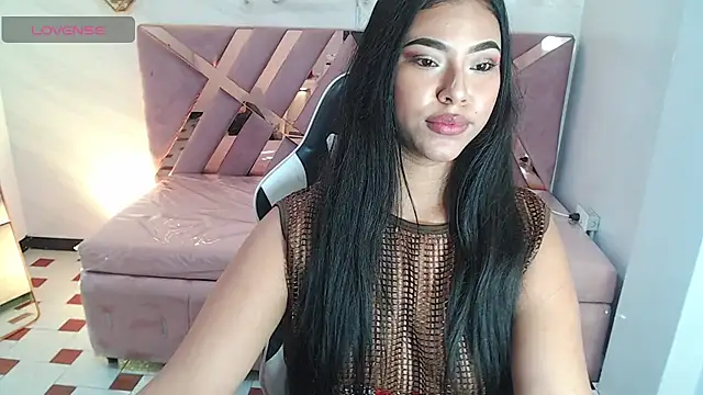 Snapshot of Kendall_Queen_v chatting on 12.18.25 Kendall Queen v online show from 12.18.25