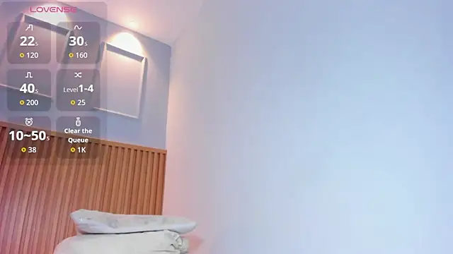 SIENNA FOX4 online show from 04.18.26