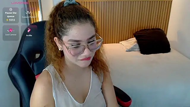 SIENNA FOX4 online show from 05.06.26